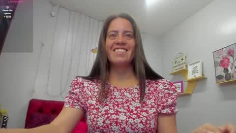 Snapshot of kathina_giraldo chatting on 12-17-24, 12:43 Paola online show from 12-17-24, 12:43