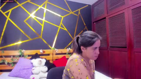 Snapshot of kathina_giraldo chatting on 12-27-24, 01:07 Paola online show from 12-27-24, 01:07