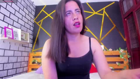 Snapshot of kathina_giraldo chatting on 12-27-24, 04:10 Paola online show from 12-27-24, 04:10