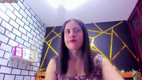 Snapshot of kathina_giraldo chatting on 01-07-25, 12:41 Paola online show from 01-07-25, 12:41