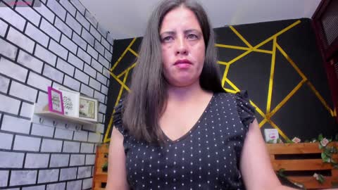 Snapshot of kathina_giraldo chatting on 01-10-25, 01:20 Paola online show from 01-10-25, 01:20