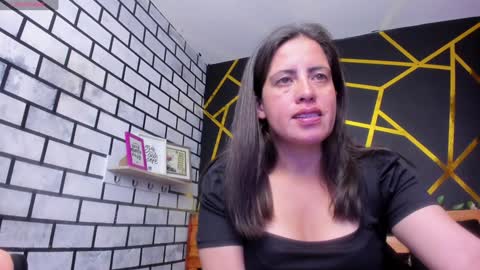 Snapshot of kathina_giraldo chatting on 01-14-25, 03:36 Paola online show from 01-14-25, 03:36