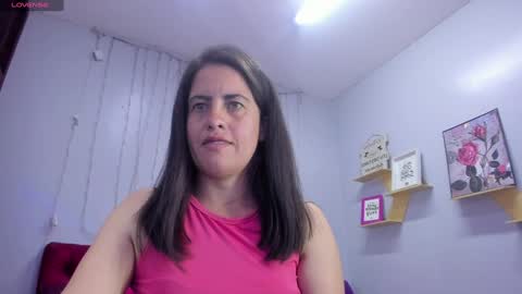 Snapshot of kathina_giraldo chatting on 01-16-25, 03:35 Paola online show from 01-16-25, 03:35