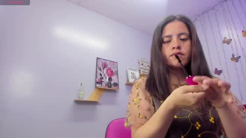 Snapshot of kathina_giraldo chatting on 01-17-25, 12:52 Paola online show from 01-17-25, 12:52