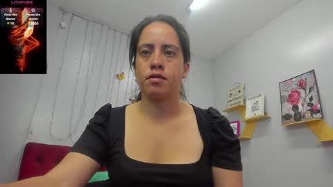 Snapshot of kathina_giraldo chatting on 02-05-25, 12:27 Paola online show from 02-05-25, 12:27