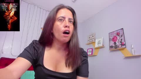 Snapshot of kathina_giraldo chatting on 02-05-25, 06:37 Paola online show from 02-05-25, 06:37