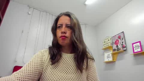 Snapshot of kathina_giraldo chatting on 03-03-25, 12:48 Paola online show from 03-03-25, 12:48
