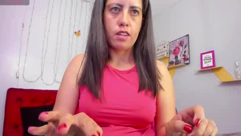 Snapshot of kathina_giraldo chatting on 03-12-25, 06:44 Paola online show from 03-12-25, 06:44