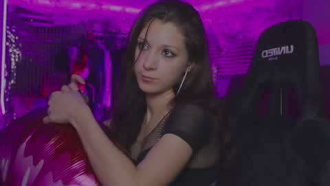 Snapshot of kathleen_frost chatting on 11-27-25, 01:57 kathleen_frost online show from 11-27-25, 01:57