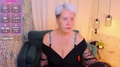 Snapshot of kathy_sunn chatting on 05-08-26, 05:29 Kathy online show from 05-08-26, 05:29