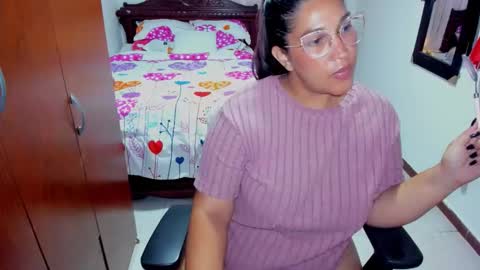 Snapshot of kathya_rabbit chatting on 09-18-25, 03:30 Kathye online show from 09-18-25, 03:30