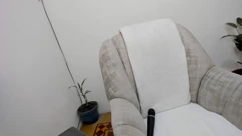 Snapshot of katia_12_ chatting on 12-30-24, 02:20 katia_12_ online show from 12-30-24, 02:20