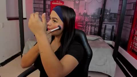 Snapshot of katia_bigboobs11 chatting on 10-31-25, 09:43 Katia online show from 10-31-25, 09:43