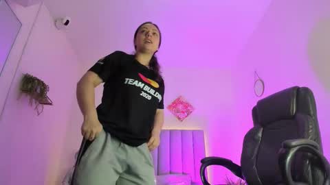 Snapshot of katia_gh chatting on 10-30-25, 11:22 Katia online show from 10-30-25, 11:22