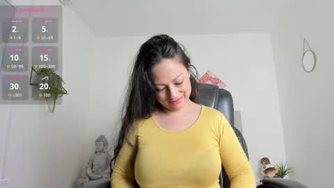 Snapshot of katia_gh chatting on 11-25-25, 11:32 Katia online show from 11-25-25, 11:32