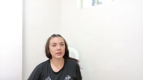 Snapshot of katia_rose23 chatting on 05-14-26, 07:31 . . KATIA . . online show from 05-14-26, 07:31