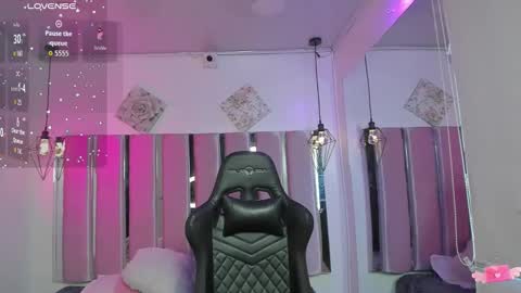 Snapshot of katia_ws chatting on 10-27-25, 12:31 KATIA online show from 10-27-25, 12:31