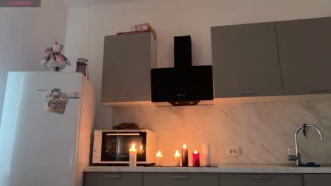 Katienext stream  online show from 10-16-25, 10:38