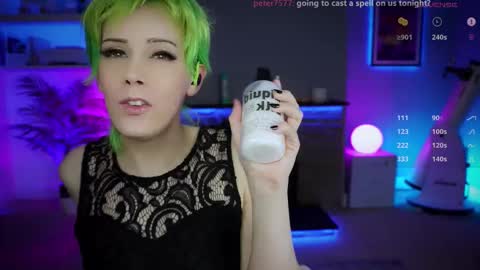 Katie online show from 10-28-25, 08:33