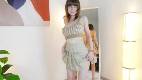 Snapshot of katie_ktk chatting on 10-28-25, 01:58 Katie online show from 10-28-25, 01:58