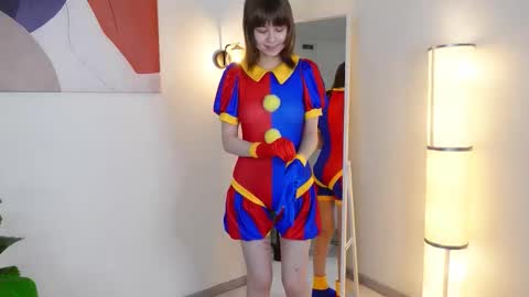 Snapshot of katie_ktk chatting on 10-30-25, 01:56 Katie online show from 10-30-25, 01:56