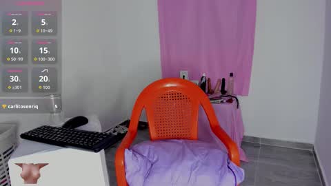 Snapshot of katie_perry18 chatting on 10-27-25, 06:06 katie_perry18 online show from 10-27-25, 06:06