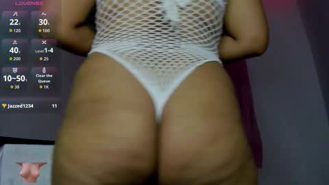 Snapshot of katie_perry18 chatting on 11-09-25, 01:04 katie_perry18 online show from 11-09-25, 01:04