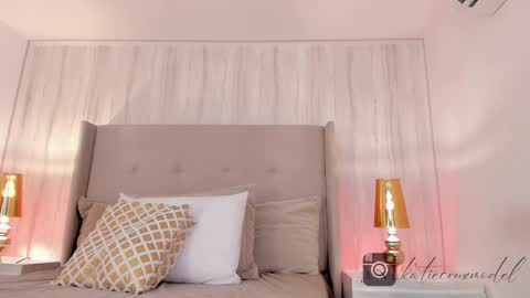 Katie online show from 02-18-25, 05:21