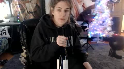 Snapshot of katiecutie_5 chatting on 01-08-25, 07:24 Katie online show from 01-08-25, 07:24