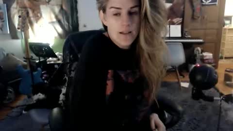 Katie online show from 04-11-26, 05:45