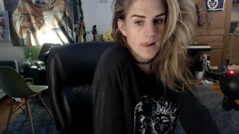 Katie online show from 07-23-26, 04:10