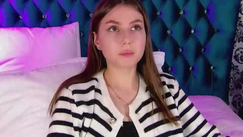 katiereeves online show from 11-18-25, 06:12