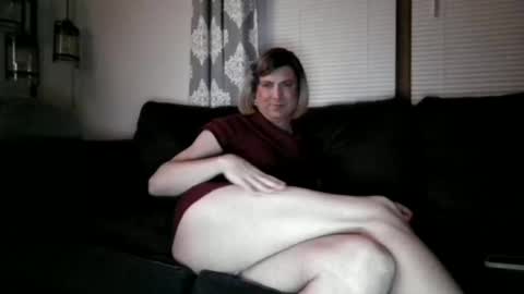 Snapshot of katieutopia chatting on 12-21-25, 04:08 katieutopia online show from 12-21-25, 04:08