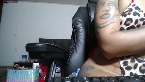 Daniela  online show from 11-05-25, 02:11