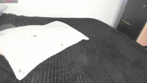 Snapshot of katitahotcam_ass chatting on 09-12-25, 11:48 katita online show from 09-12-25, 11:48