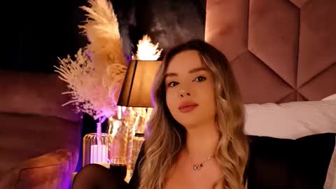 Snapshot of katjolie chatting on 10-07-25, 05:54 KatJolie online show from 10-07-25, 05:54