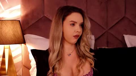 Snapshot of katjolie chatting on 10-16-25, 07:59 KatJolie online show from 10-16-25, 07:59