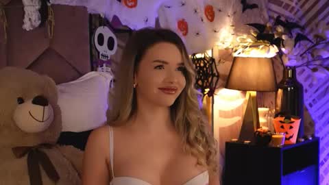 Snapshot of katjolie chatting on 10-27-25, 08:13 KatJolie online show from 10-27-25, 08:13