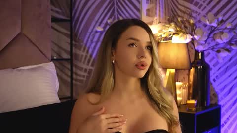 Snapshot of katjolie chatting on 11-17-25, 08:47 KatJolie online show from 11-17-25, 08:47