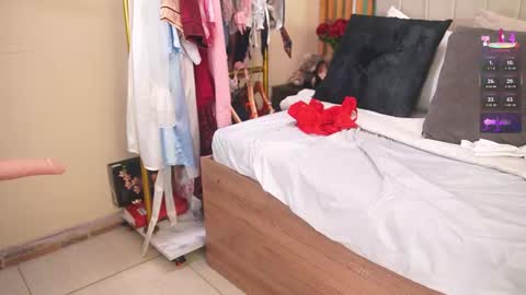 K A T L Y N  online show from 10-18-25, 06:41