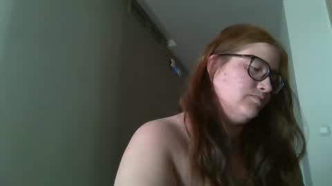 Snapshot of katraxhas chatting on 04-20-26, 10:07 EMO online show from 04-20-26, 10:07