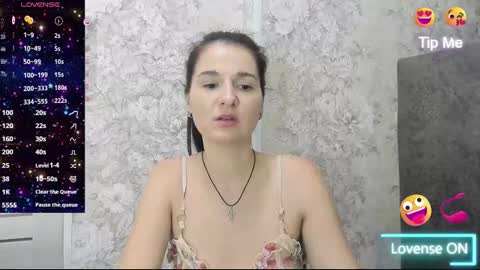 Snapshot of katrin_brook chatting on 02-25-25, 12:03 Katrin Brook online show from 02-25-25, 12:03