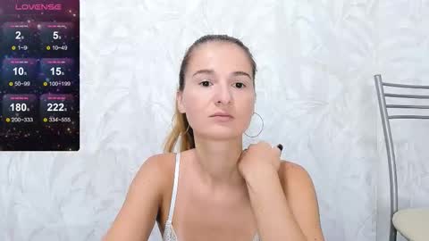 Snapshot of katrin_brook chatting on 09-19-25, 04:58 Katrin Brook online show from 09-19-25, 04:58