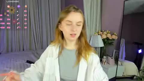 Snapshot of katrina_bail chatting on 06-15-26, 01:08 Katrina Bail online show from 06-15-26, 01:08