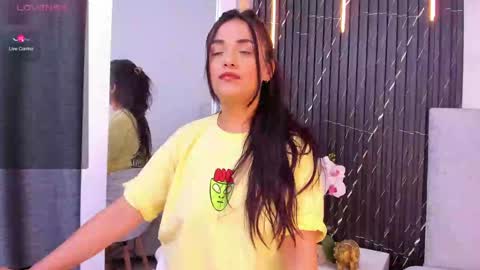 Snapshot of katrina_kaif_x chatting on 02-08-25, 07:05 Keyla online show from 02-08-25, 07:05