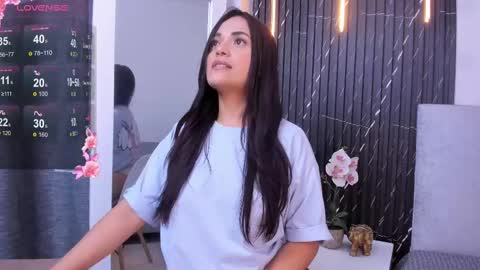 Snapshot of katrina_kaif_x chatting on 02-12-25, 07:13 Keyla online show from 02-12-25, 07:13