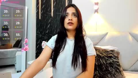 Snapshot of katrina_kaif_x chatting on 03-03-25, 07:17 Keyla online show from 03-03-25, 07:17