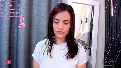 Snapshot of katrina_kaif_x chatting on 09-26-25, 07:18 Keyla online show from 09-26-25, 07:18