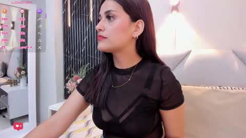 Snapshot of katrina_kaif_x chatting on 10-30-25, 07:25 Keyla online show from 10-30-25, 07:25