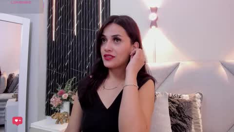 Snapshot of katrina_kaif_x chatting on 11-03-25, 06:53 Keyla online show from 11-03-25, 06:53